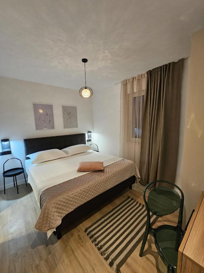 Villa Lux Apartments Рогозница Экстерьер фото