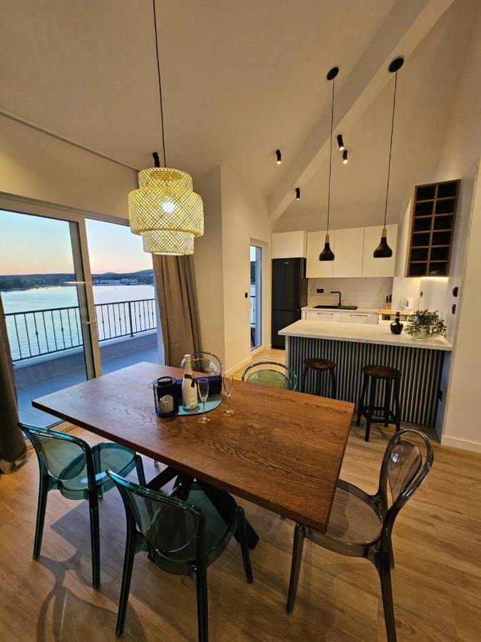 Villa Lux Apartments Рогозница Экстерьер фото