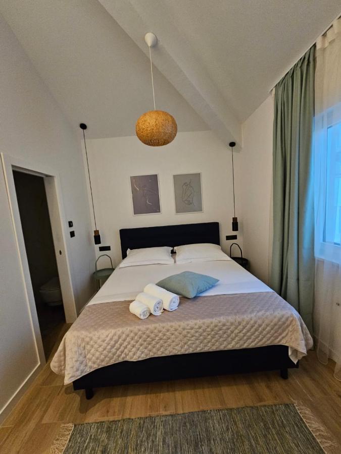 Villa Lux Apartments Рогозница Экстерьер фото